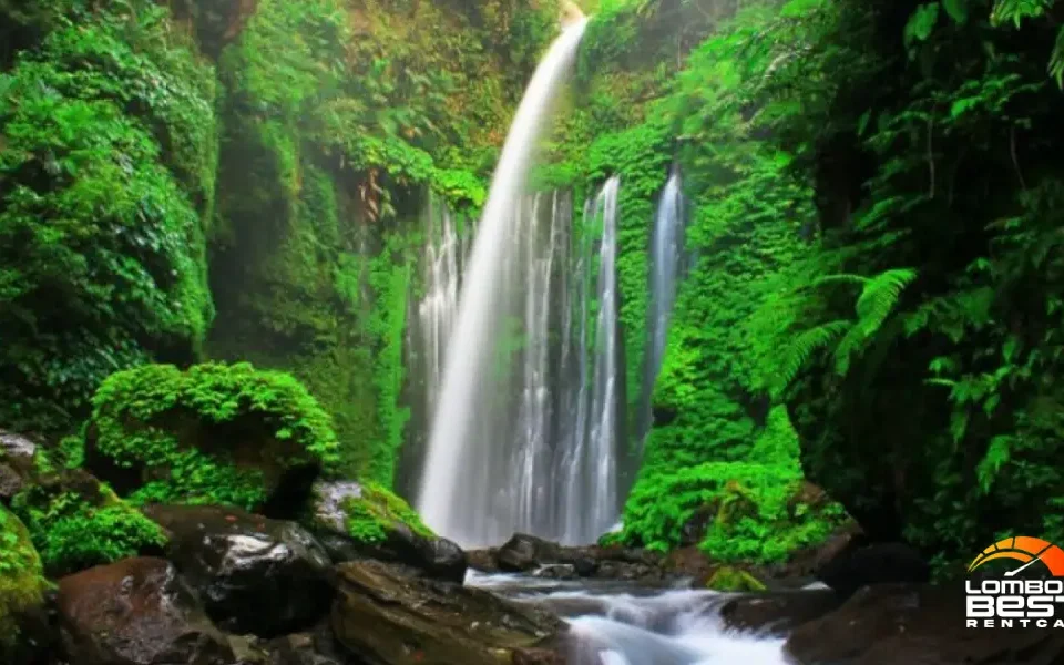 7 Keindahan Air Terjun di Pulau Lombok yang Harus Anda Kunjungi